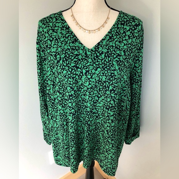 J. Jill Tops - J. Jill Green Ditsy Floral Print V-Neck Popover Blouse Size Large
